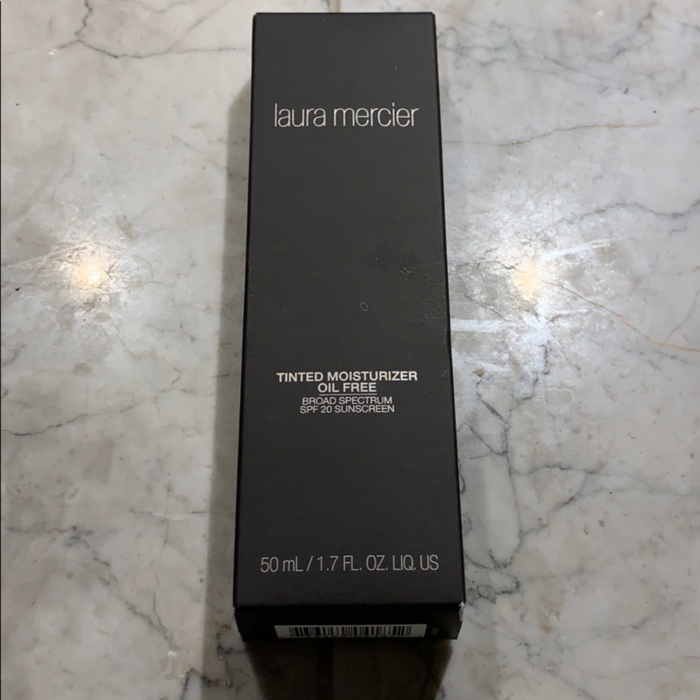 Laura Mercier tinted oil free moisturizer NUDE